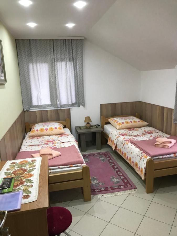 Deliblato Guesthouse Rebel מראה חיצוני תמונה