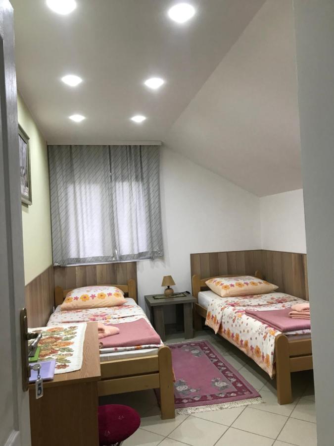 Deliblato Guesthouse Rebel מראה חיצוני תמונה