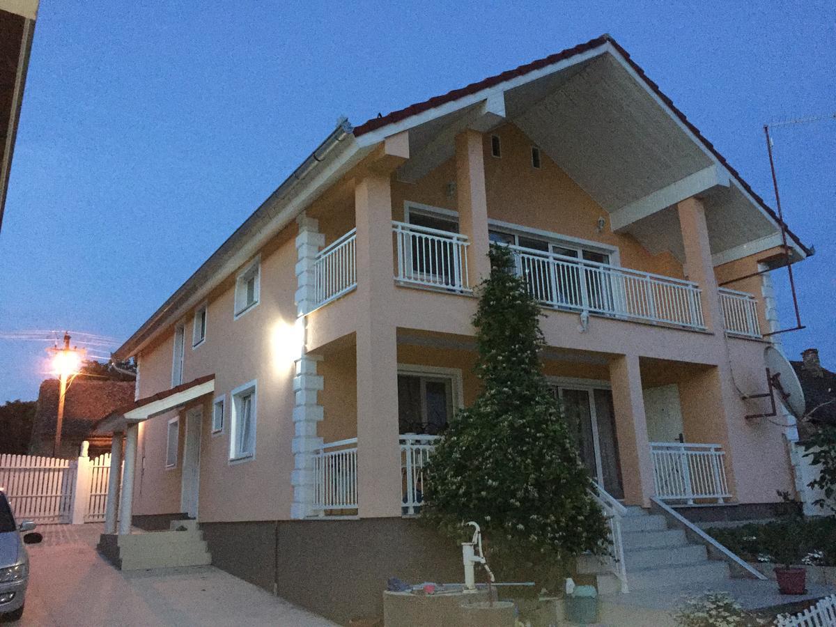 Deliblato Guesthouse Rebel מראה חיצוני תמונה