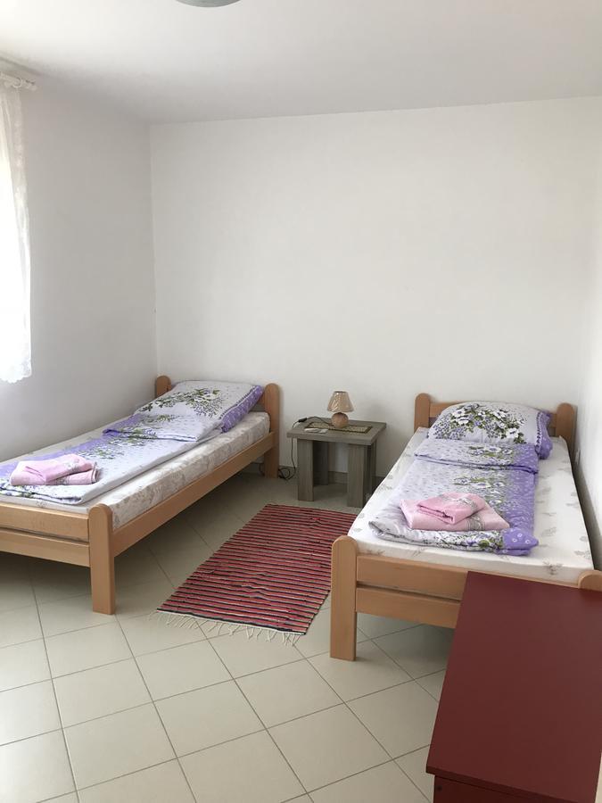 Deliblato Guesthouse Rebel מראה חיצוני תמונה